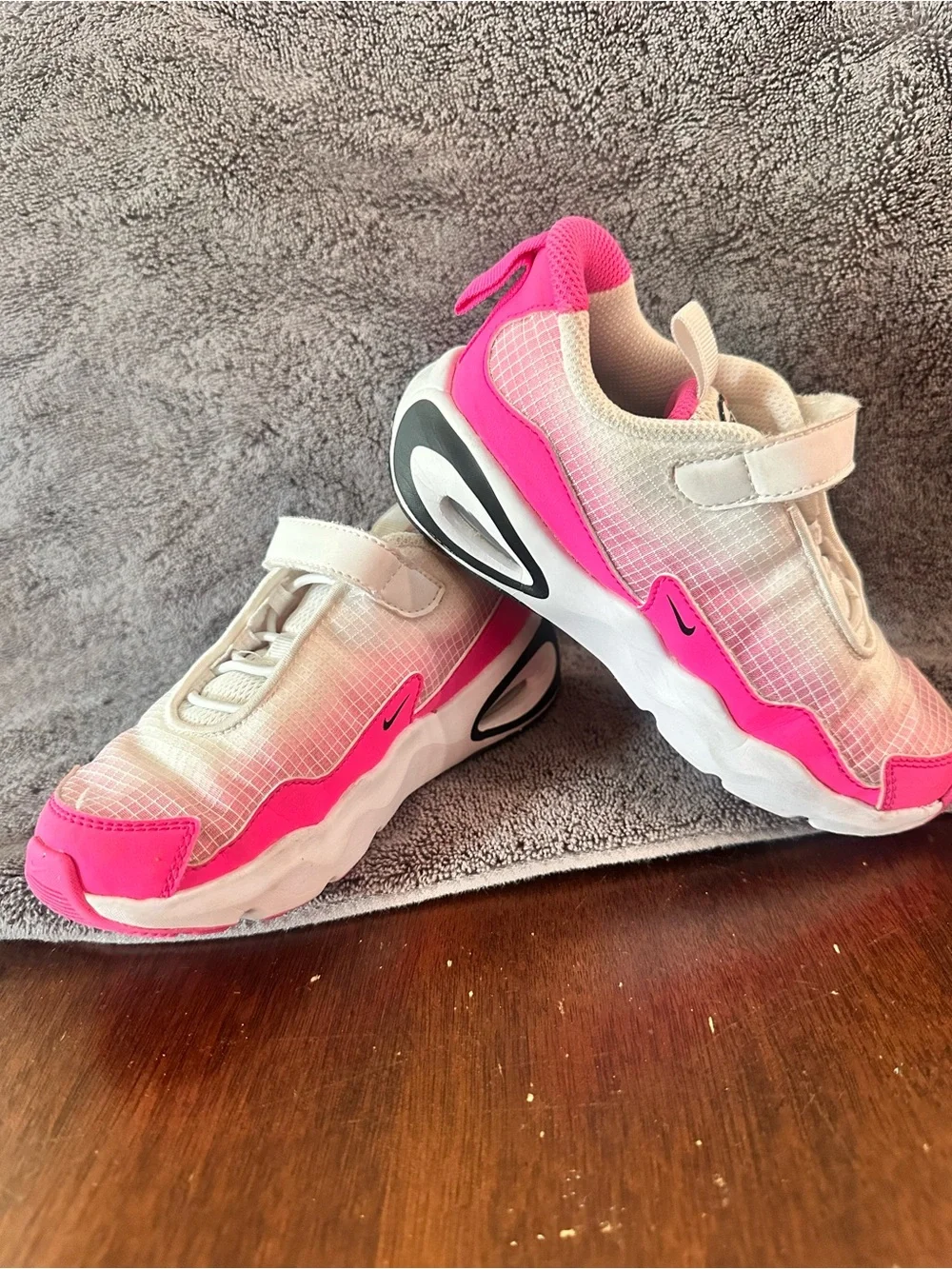 Nike bright pink